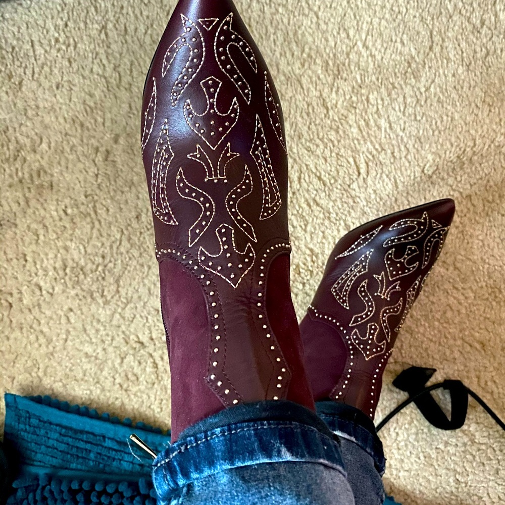 Bcbgmaxazria Beautifully Designed Boots